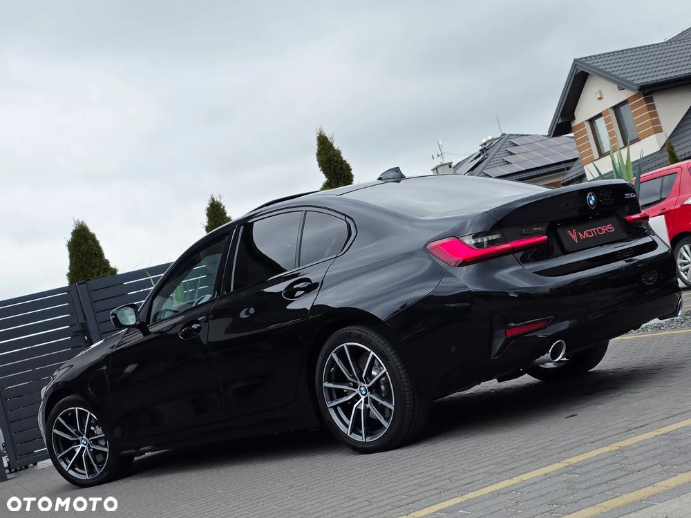 BMW Seria 3 330e Sport Line - 2