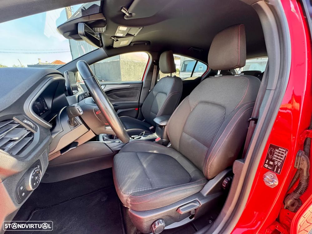 Ford Focus 1.0 EcoBoost MHEV ST-Line - 16