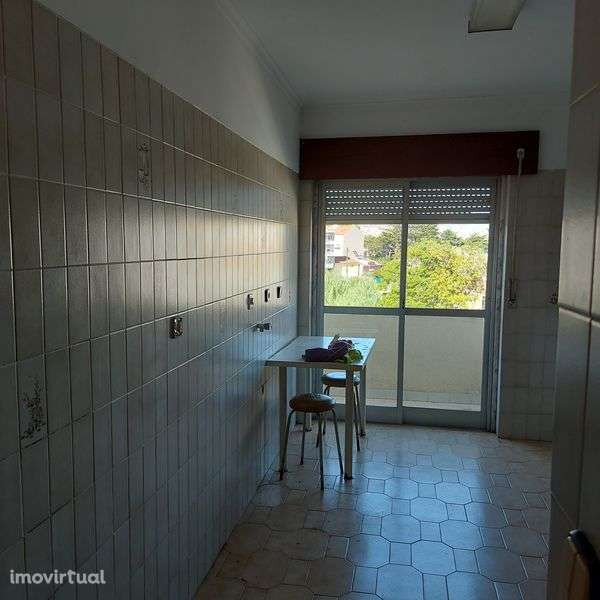 Apartamento de 4 Ass. em Sintra-Mem Martins - Grande imagem: 4/10