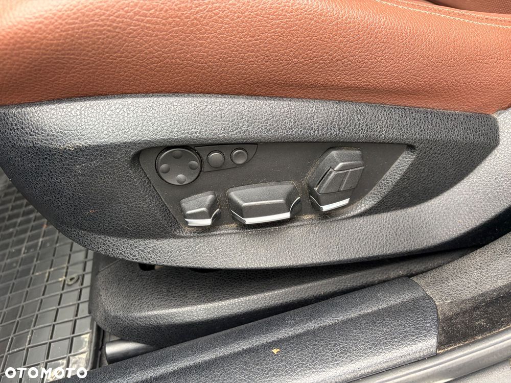 BMW Seria 5 528i xDrive Modern Line - 15