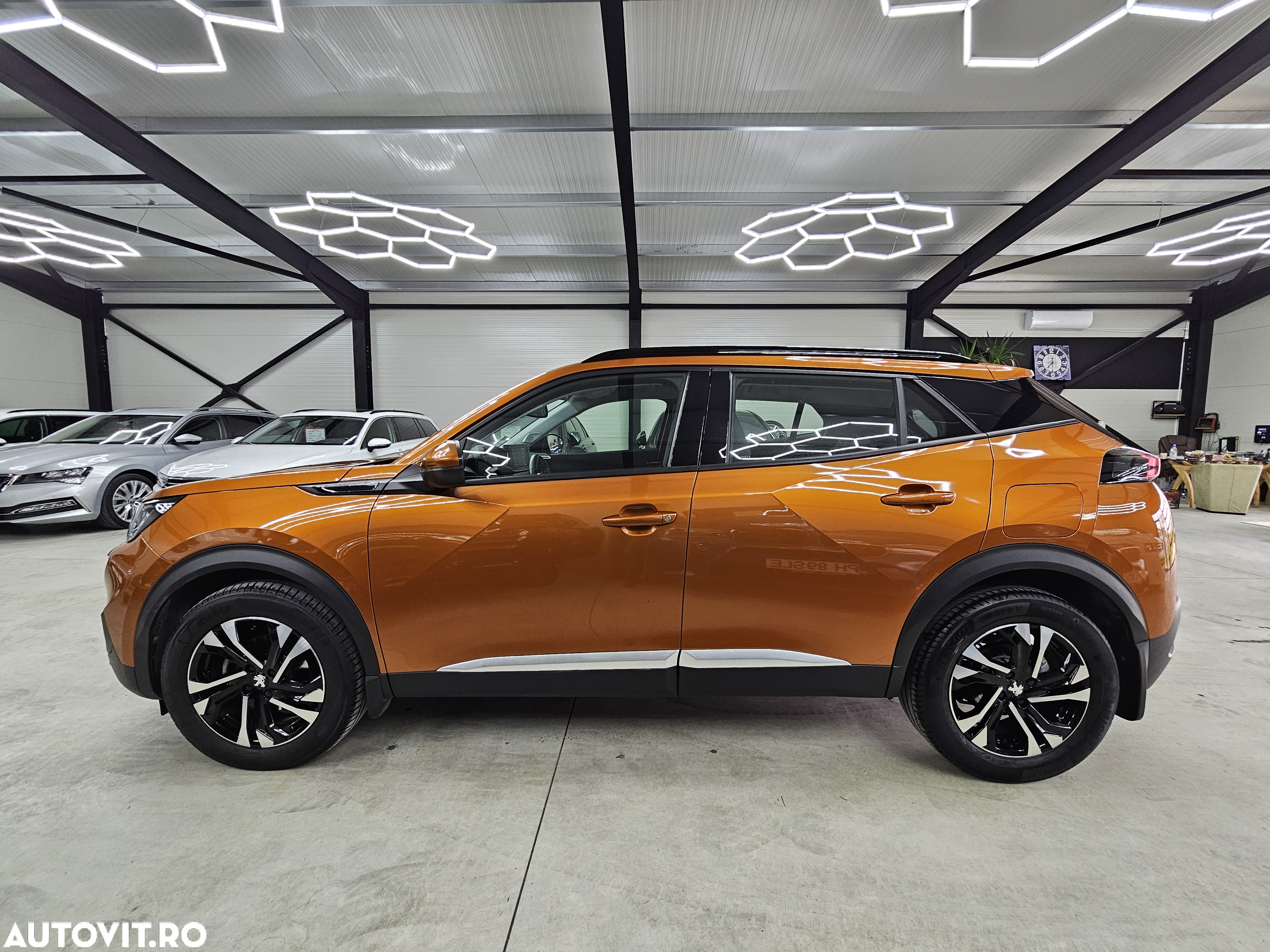 Peugeot 2008 PureTech 130 EAT8 Allure - 28