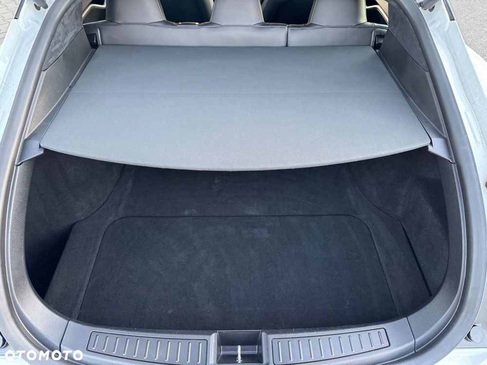 Tesla Model S - 38
