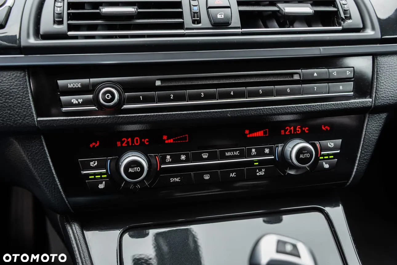BMW Seria 5 518d - 23