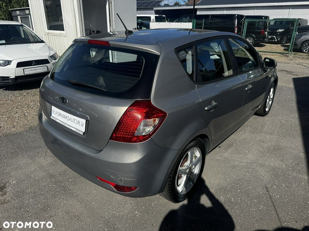 Kia Ceed - 6