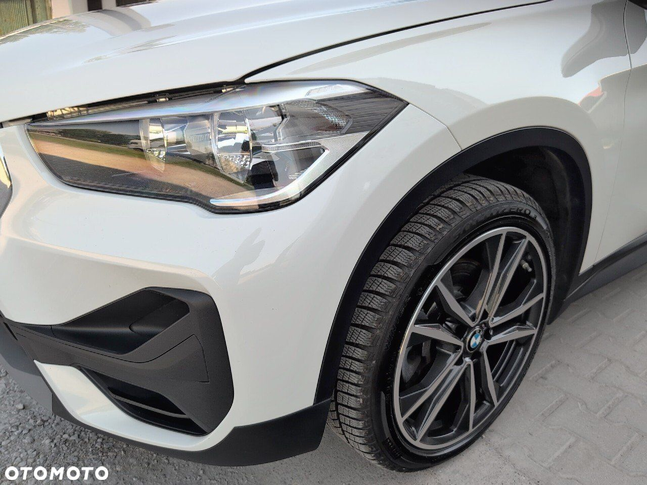 BMW X1 xDrive20i Advantage - 13