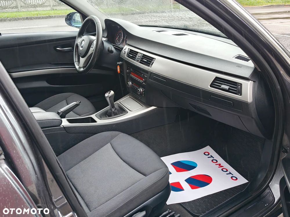 BMW Seria 3 320i - 19