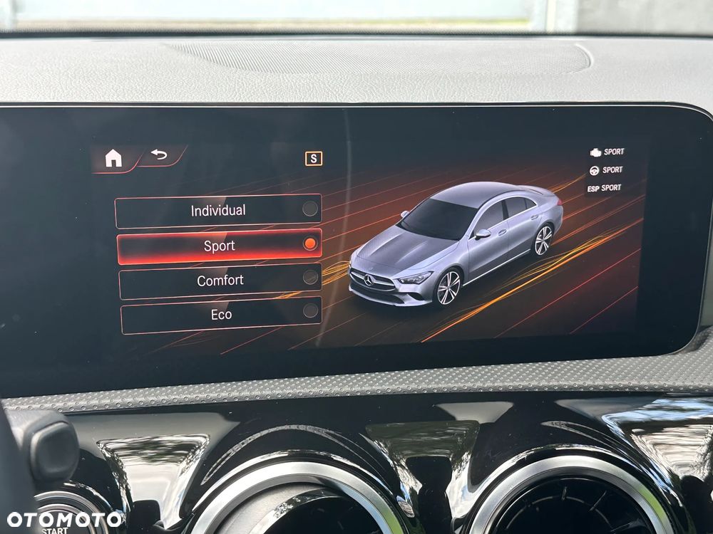 Mercedes-Benz CLA 200 AMG Line 7G-DCT - 26
