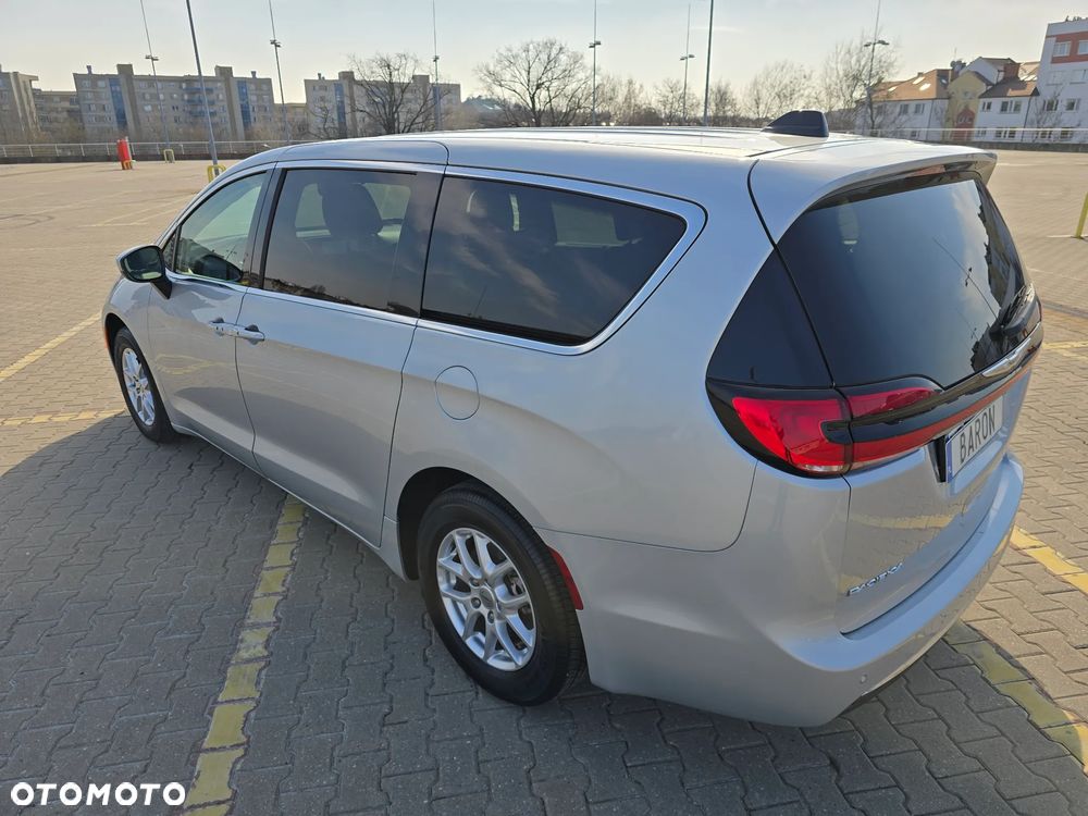 Chrysler Pacifica - 9