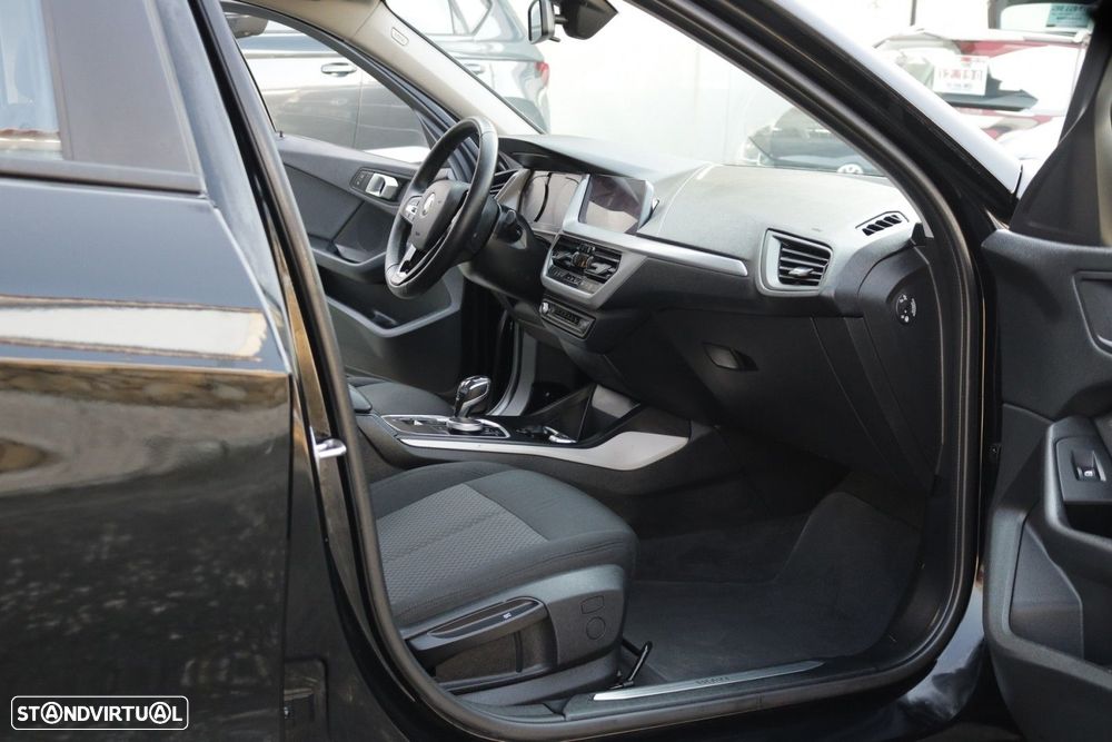 BMW 118 d Pack Desportivo M — fotografia 21