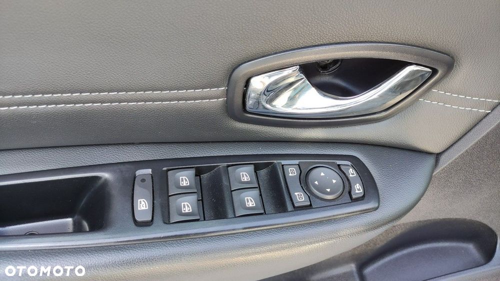 Renault Grand Scenic - 30