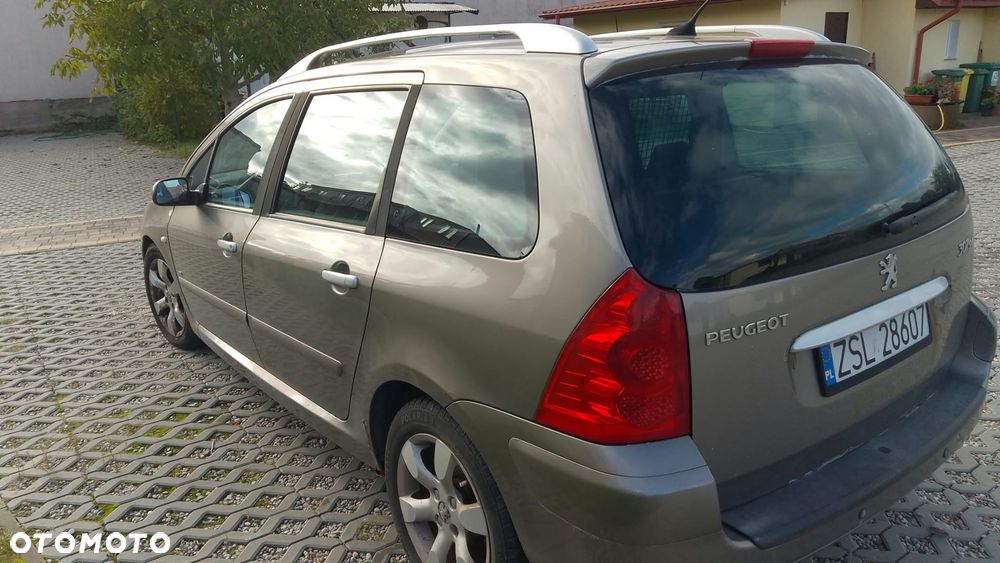 Peugeot 307 2.0 HDI XT Premium - 16