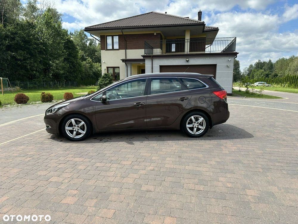 Kia Ceed - 4