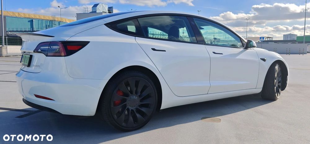 Tesla Model 3 - 5
