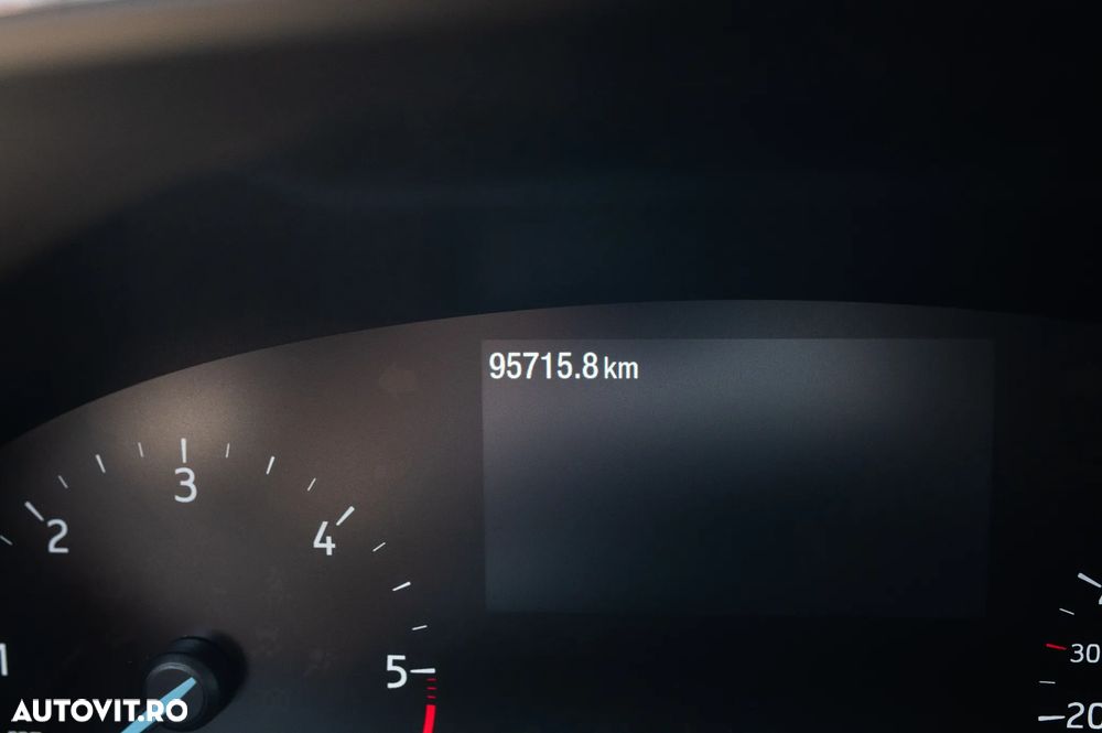 Ford Focus 1.5 EcoBlue 8AT Titanium - 16