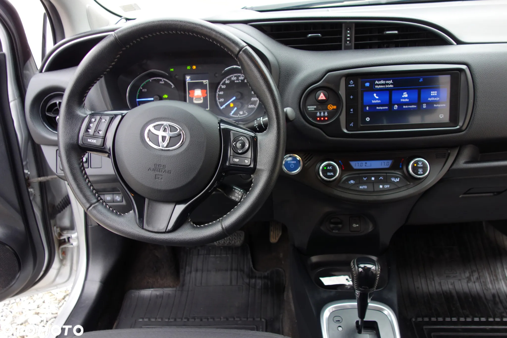 Toyota Yaris Hybrid 1.5 VVT-i Selection - 6