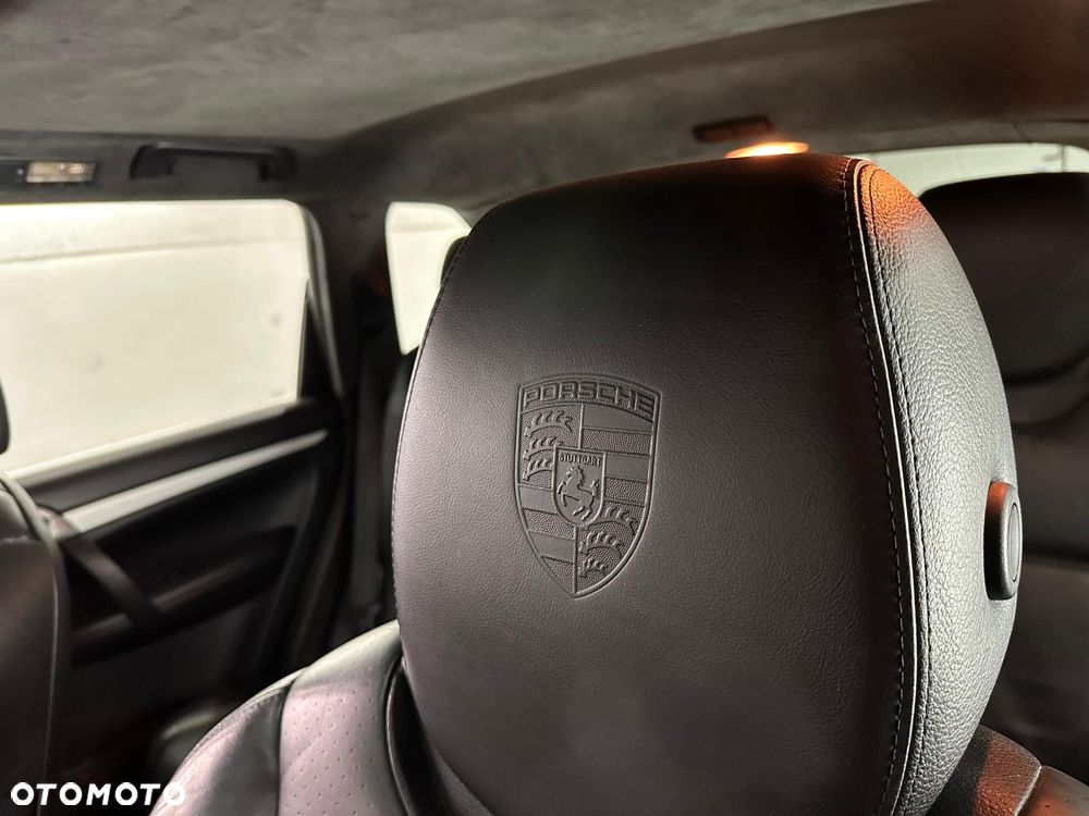 Porsche Cayenne - 8