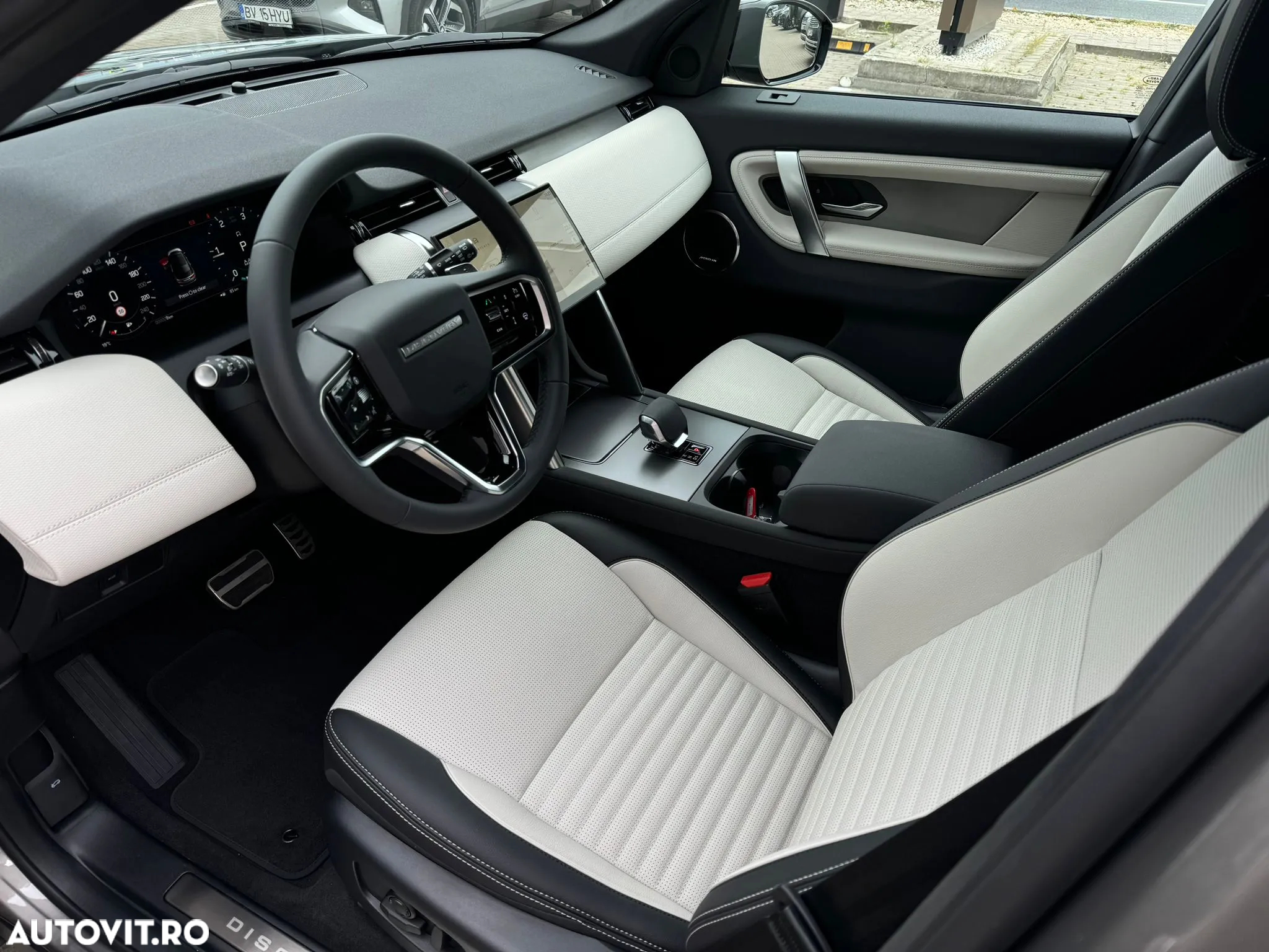 Land Rover Discovery Sport 2.0 D200 R-Dynamic MHEV SE - 9