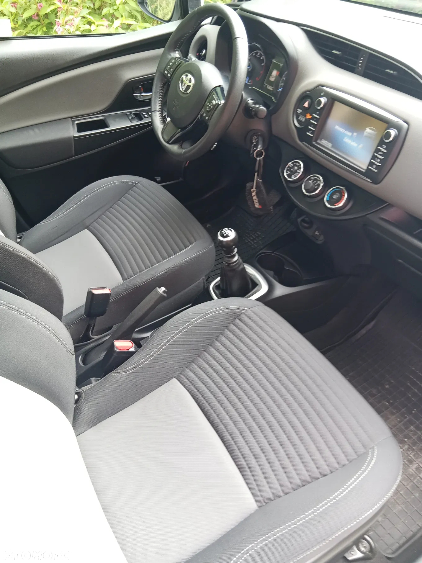 Toyota Yaris - 10