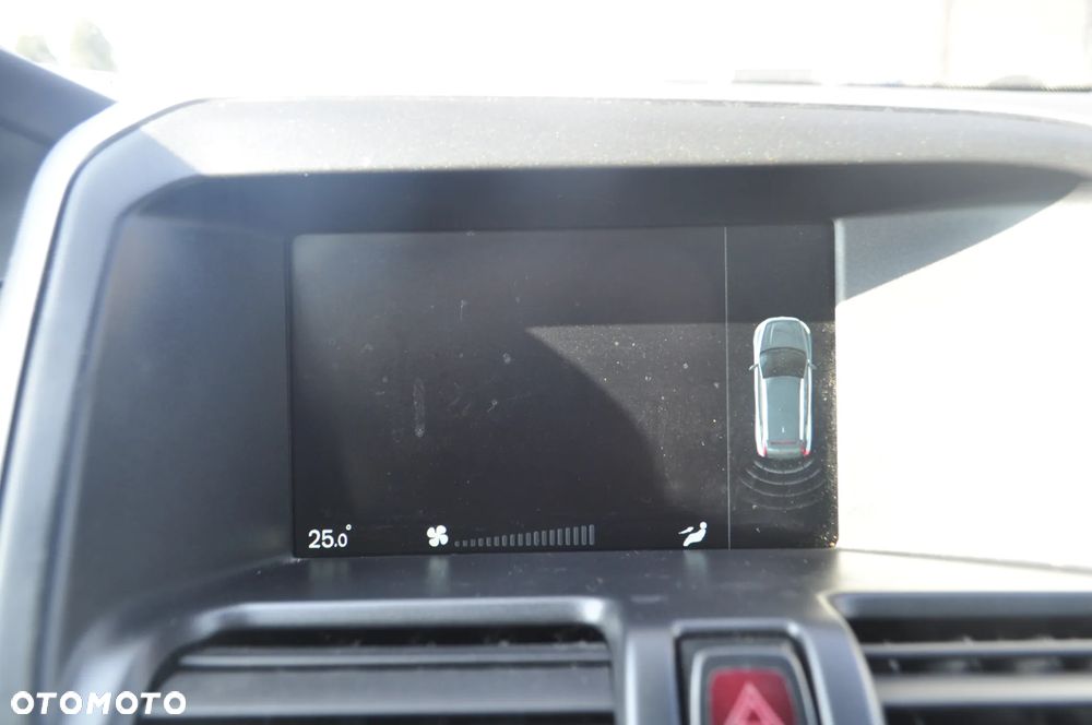 Volvo XC 60 D4 Drive-E R-Design Kinetic - 18