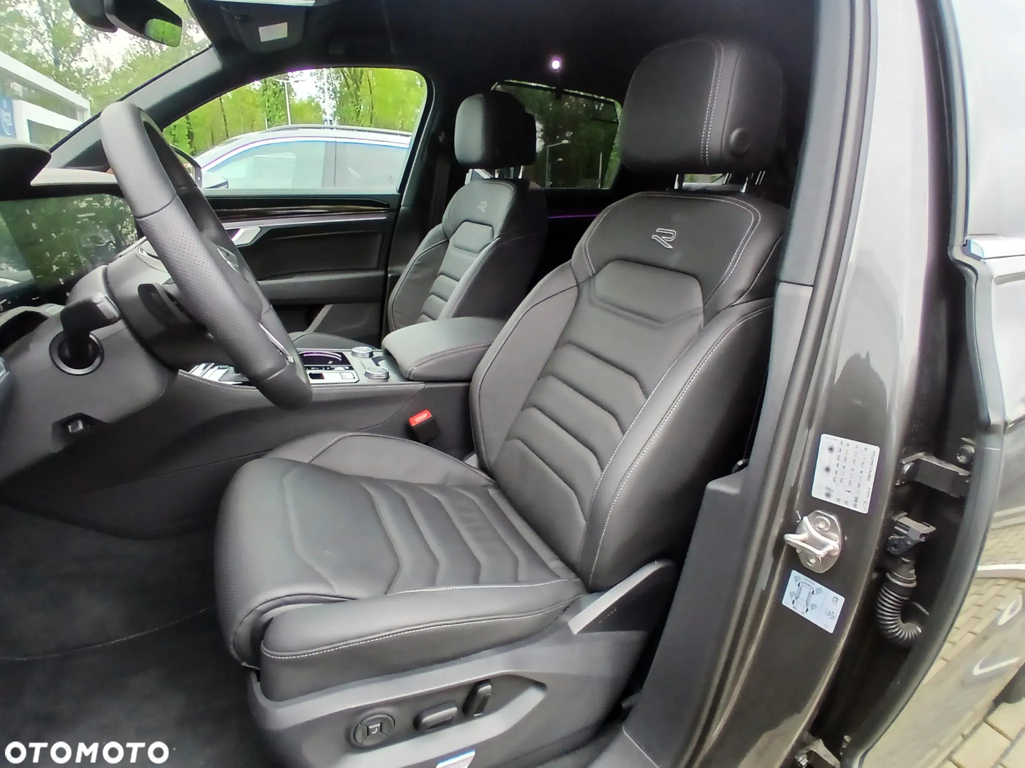Volkswagen Touareg 3.0 V6 TDI 4Motion R-Line - 9