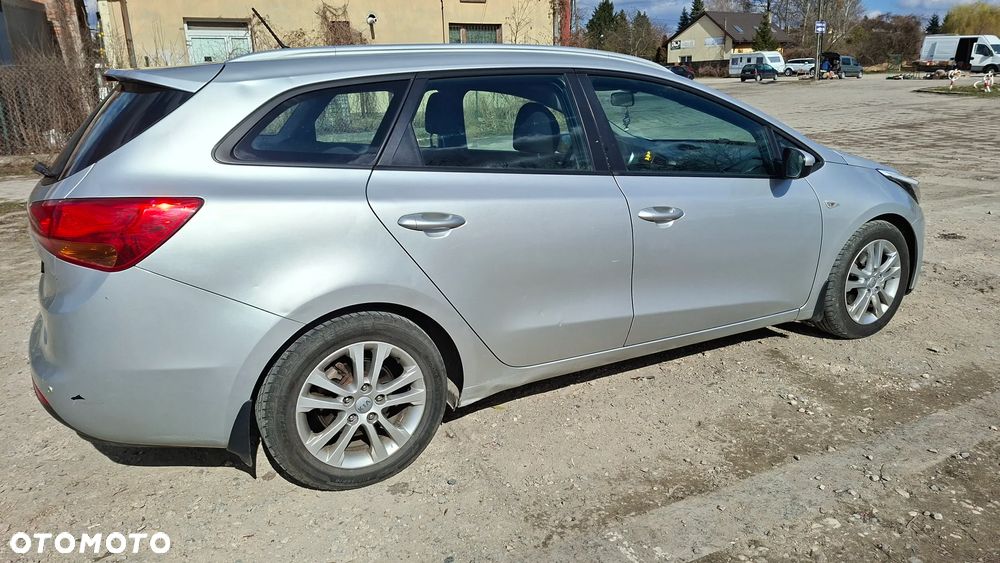 Kia Ceed 1.6 GDI Business Line - 4
