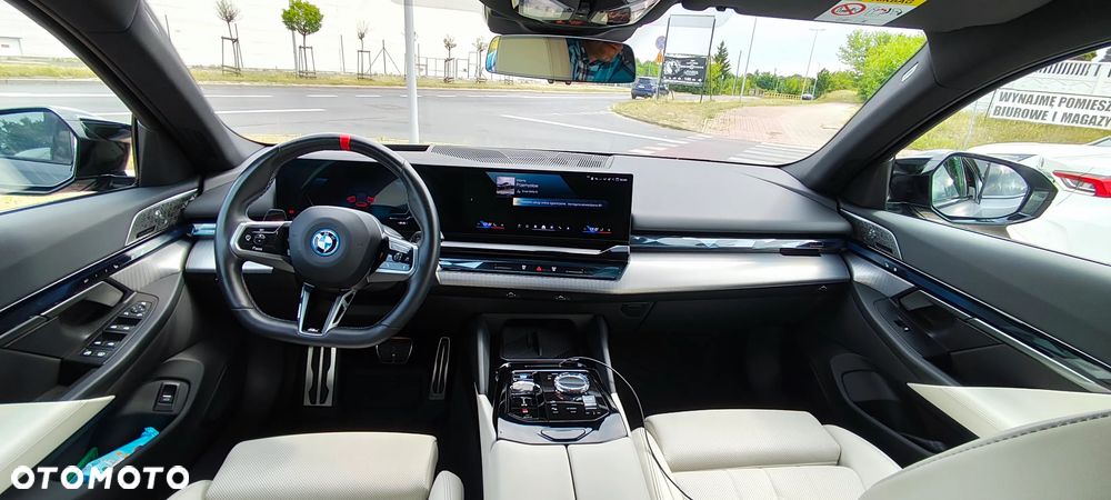 BMW i5 83.9kWh M60 xDrive - 13