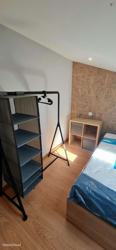 Quarto - localizado em São Martinho de Bispo Coimbra - Grande imagem: 5/28