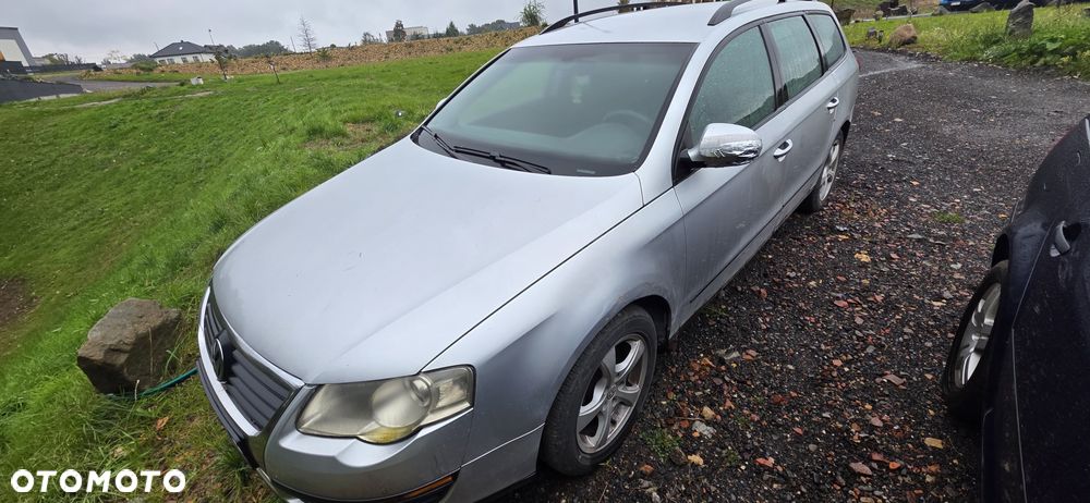 Volkswagen Passat 1.9 TDI Comfortline - 4