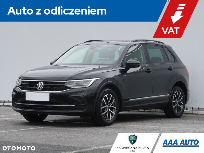 Volkswagen Tiguan - 1