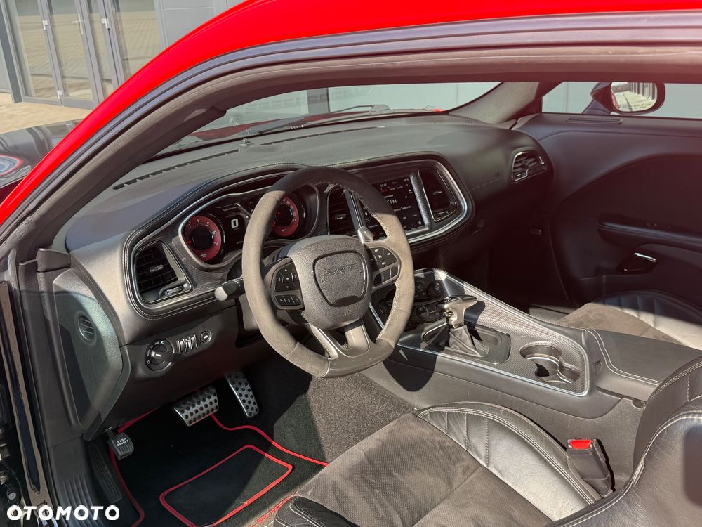 Dodge Challenger - 17