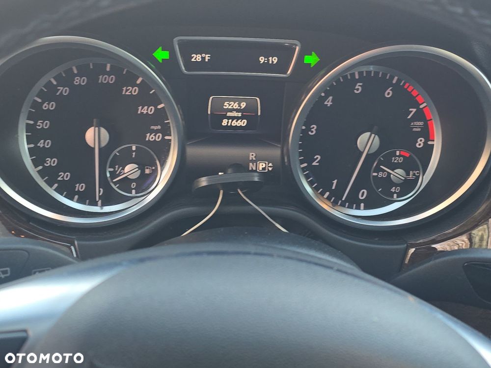 Mercedes-Benz ML 350 4MATIC (BlueEFFICIENCY) 7G-TRONIC - 11