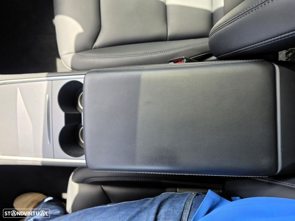 Tesla Model Y Long Range Dual Motor AWD - 25