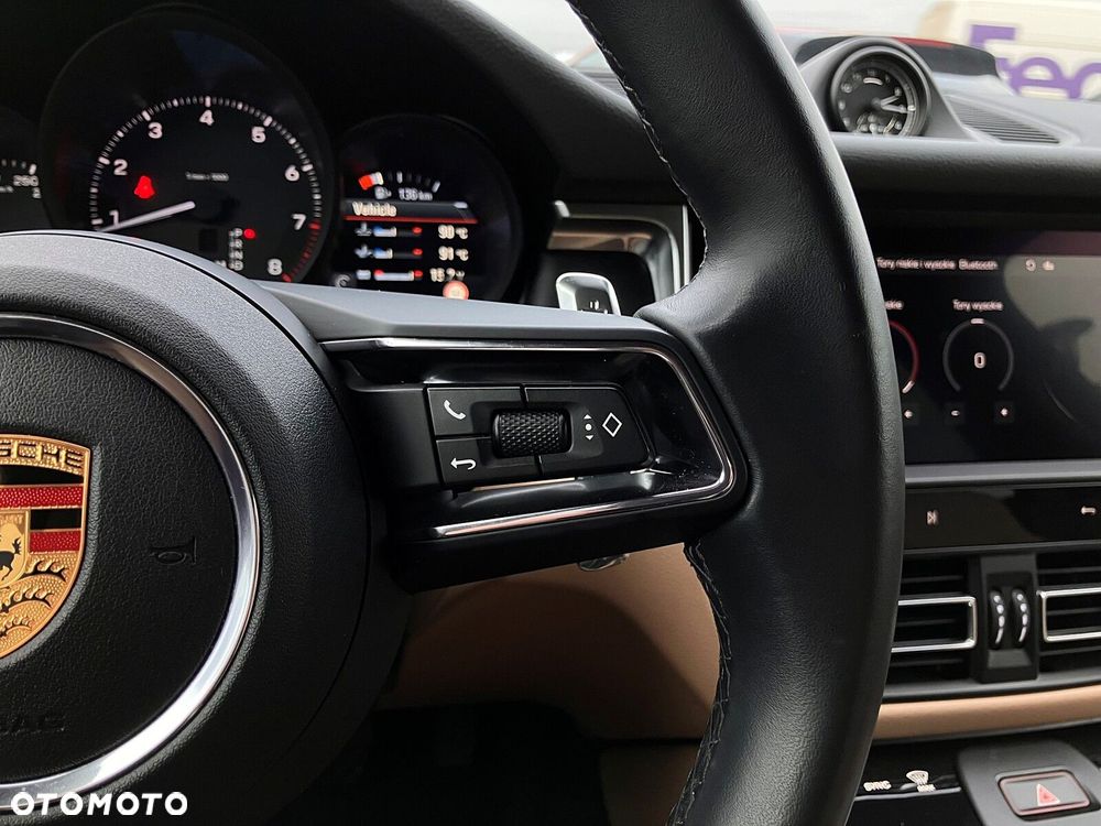 Porsche Macan - 28