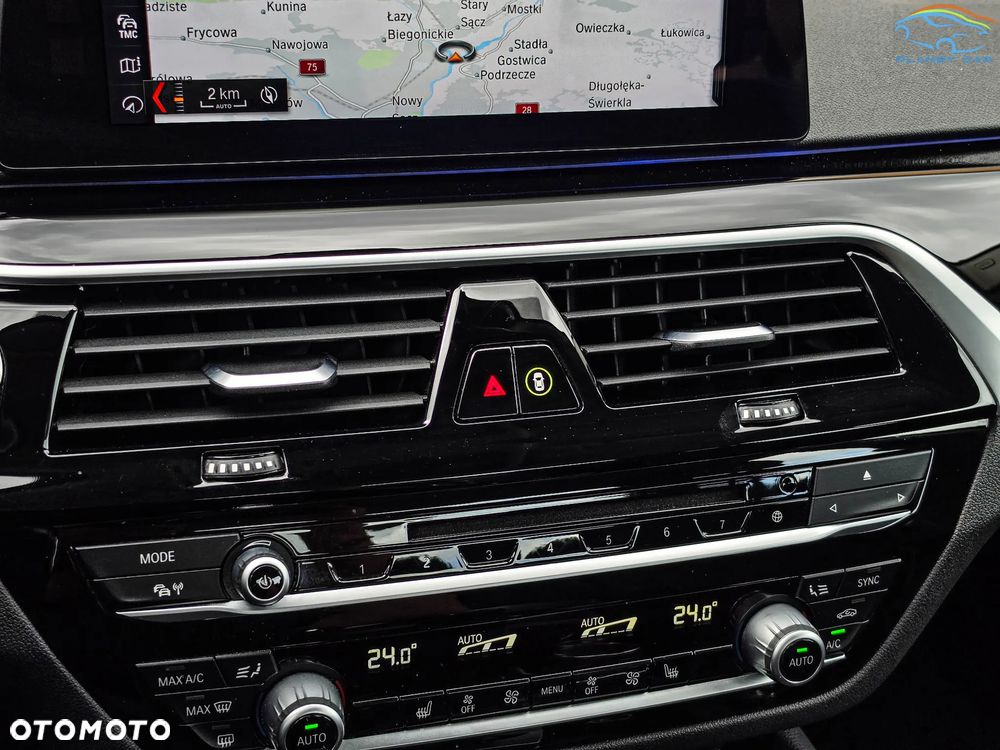 BMW Seria 5 525d Sport Line - 37