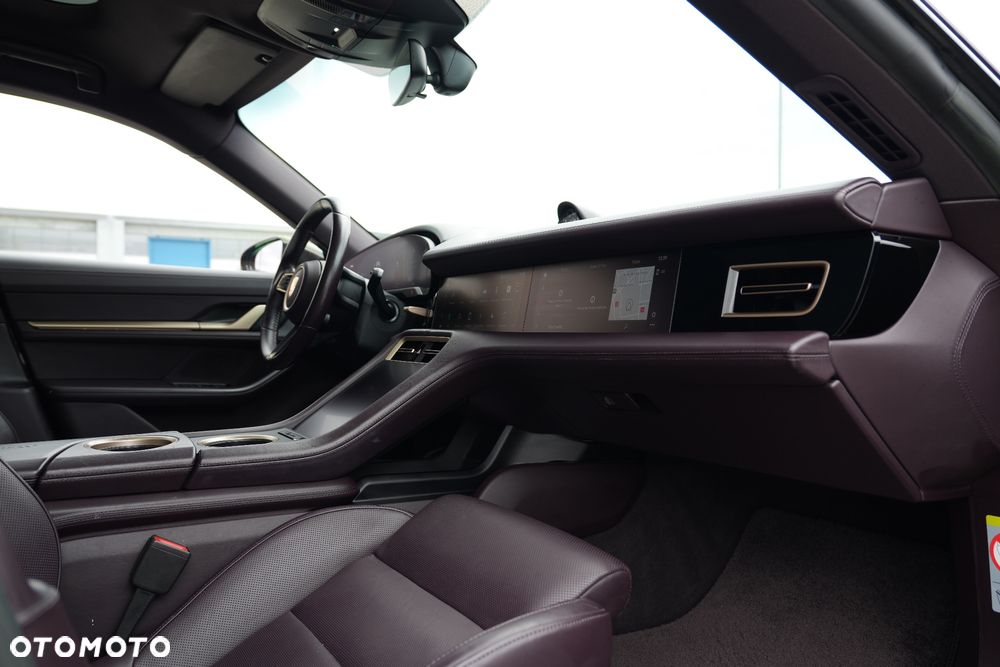 Porsche Taycan 4S Performance Plus - 31