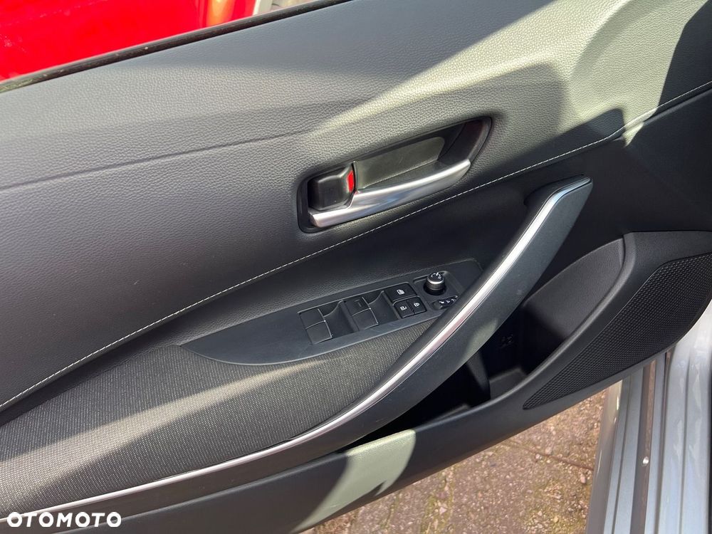 Toyota Corolla 1.8 Hybrid Comfort - 16