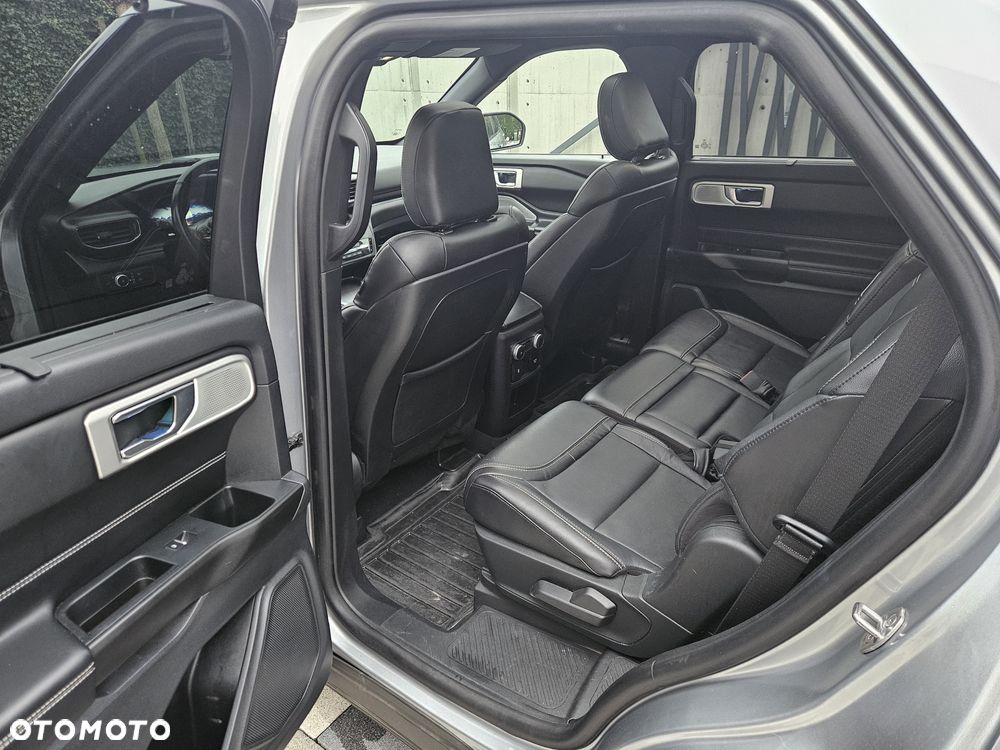 Ford Explorer - 10