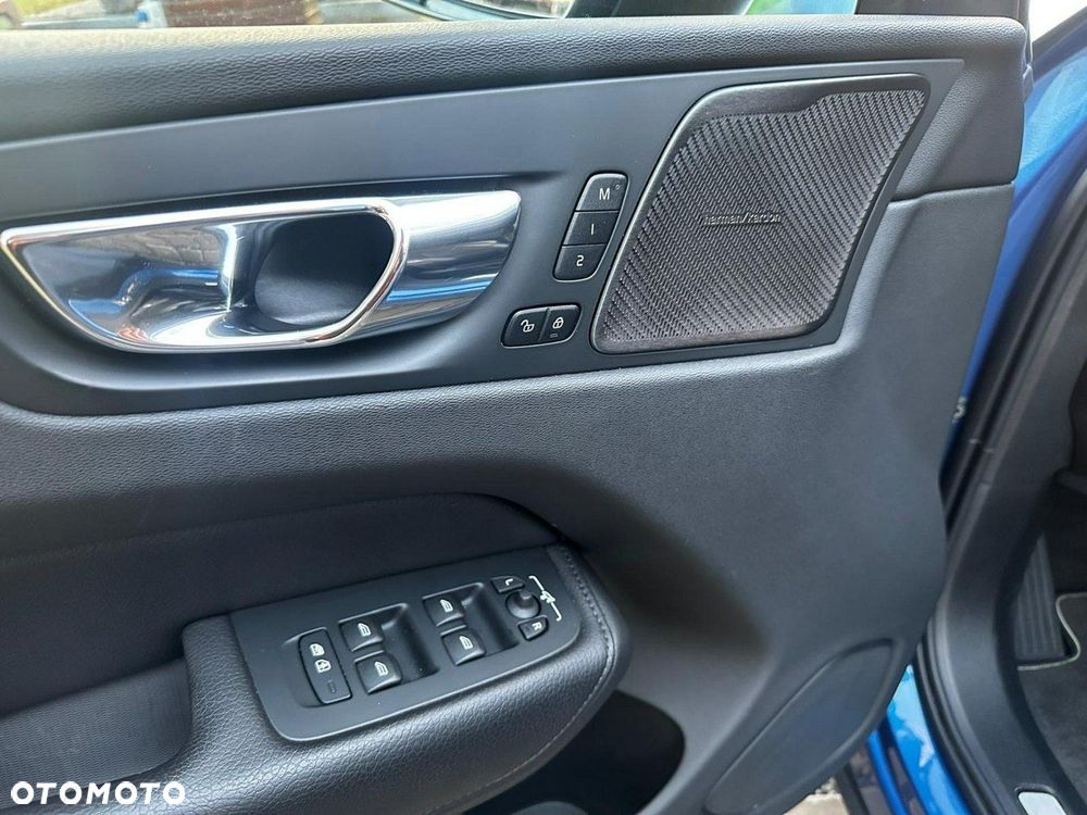 Volvo XC 60 D5 SCR AWD R-Design - 19