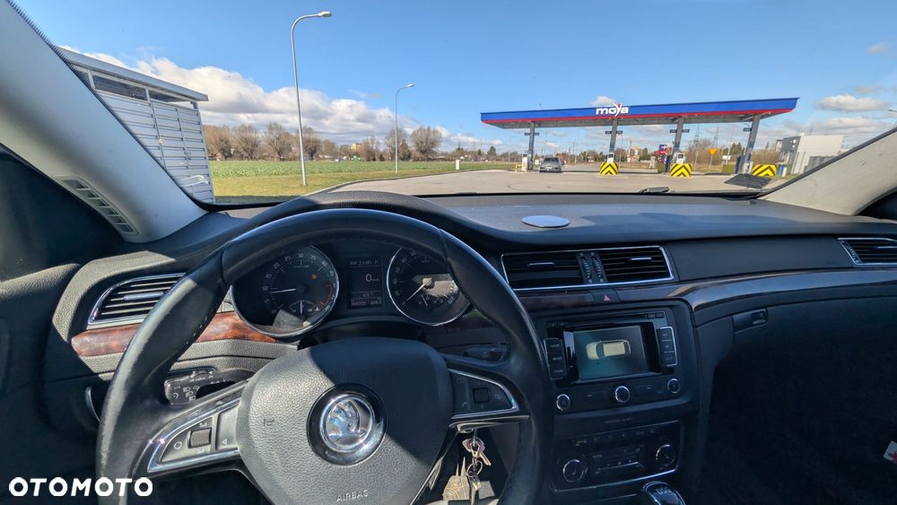Skoda Superb 2.0 TDI Family DSG - 13