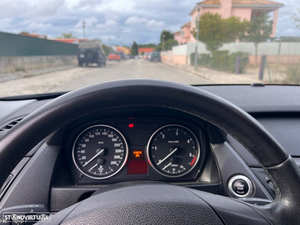 BMW X1 18 d xDrive - 10