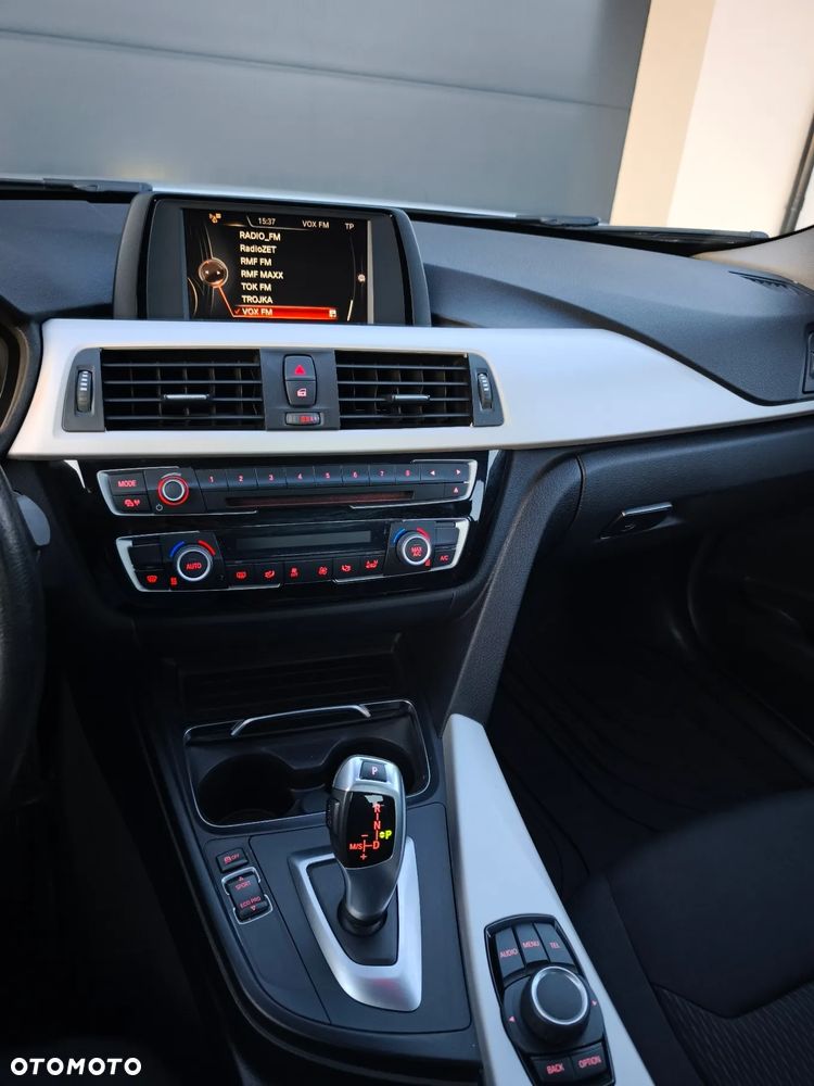 BMW Seria 3 318i Advantage - 20