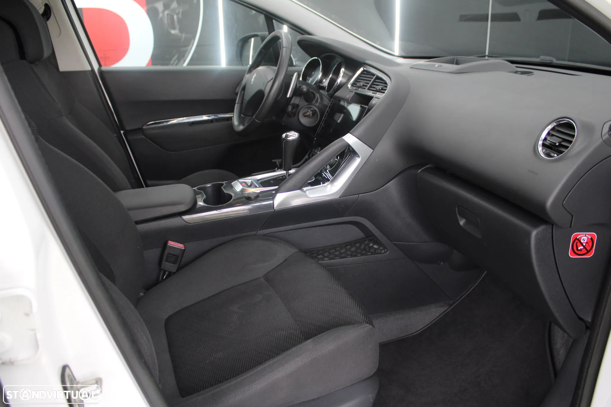 Peugeot 3008 1.6 e-HDi Active 2-Tronic - 11
