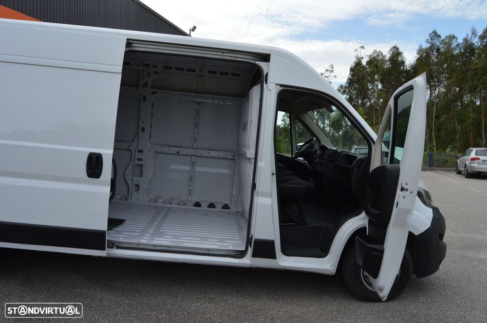 Peugeot Boxer 2.2 BlueHDi 333 L3H2 Premium - 19