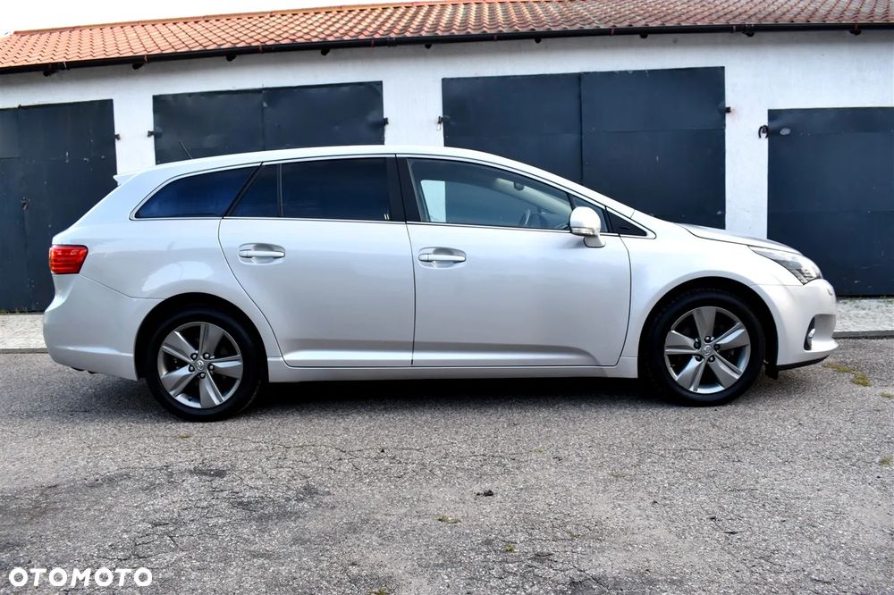 Toyota Avensis 1.8 Sol NAVI - 7