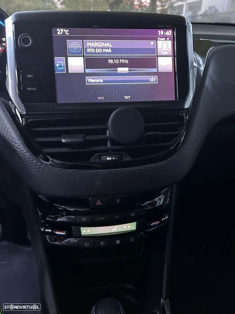 Peugeot 2008 1.2 PureTech Allure - 8