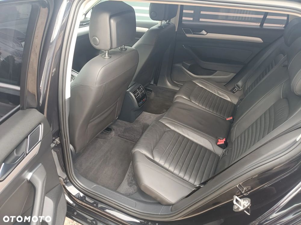 Volkswagen Passat 2.0 TDI (BlueMotion Technology) DSG Highline - 16