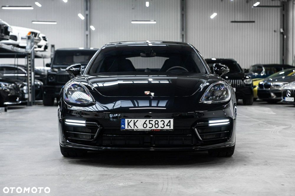 Porsche Panamera - 4
