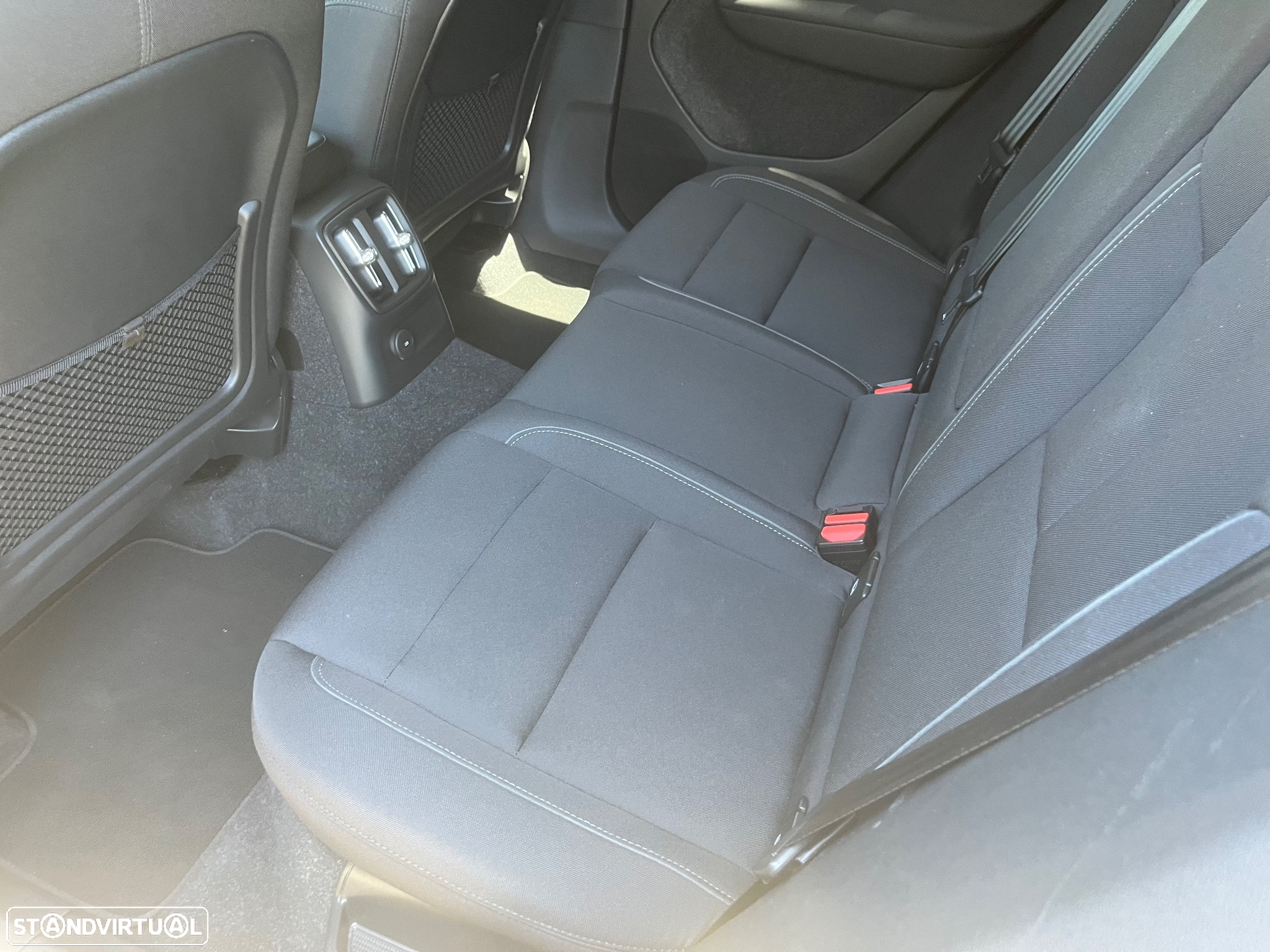 Volvo XC 40 1.5 T4 PHEV Essential - 8