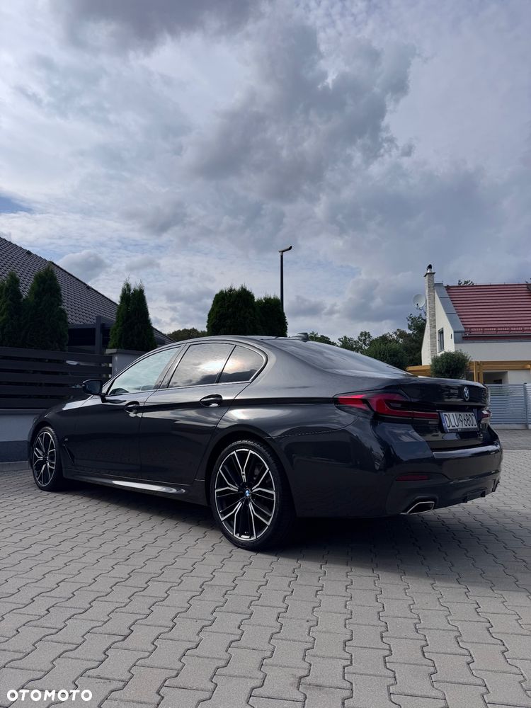 BMW Seria 5 530d xDrive mHEV M Sport sport - 16