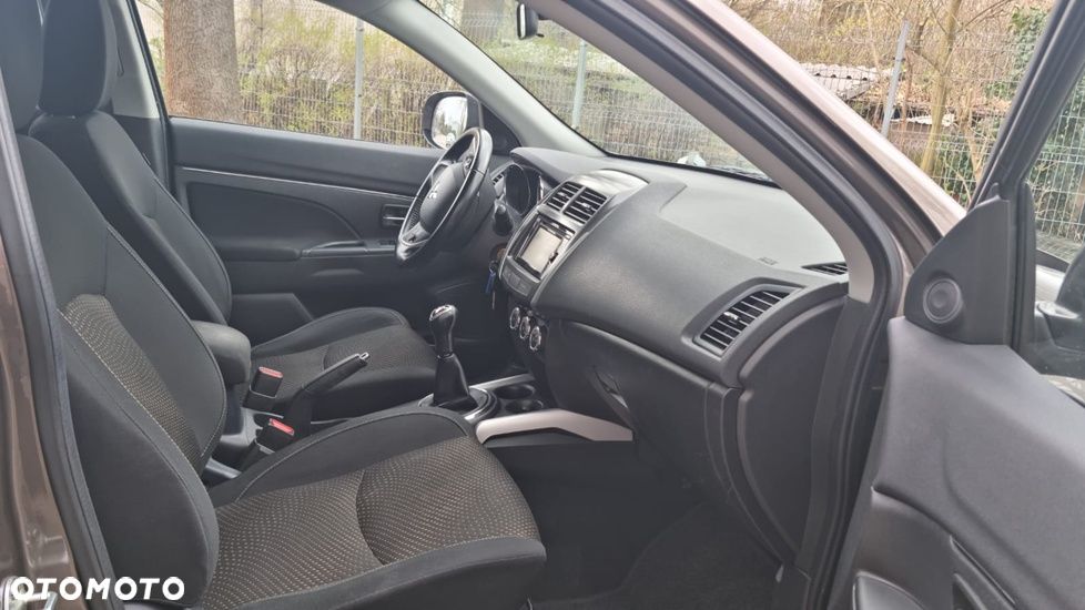 Mitsubishi ASX 1.6 Invite Navi - 14